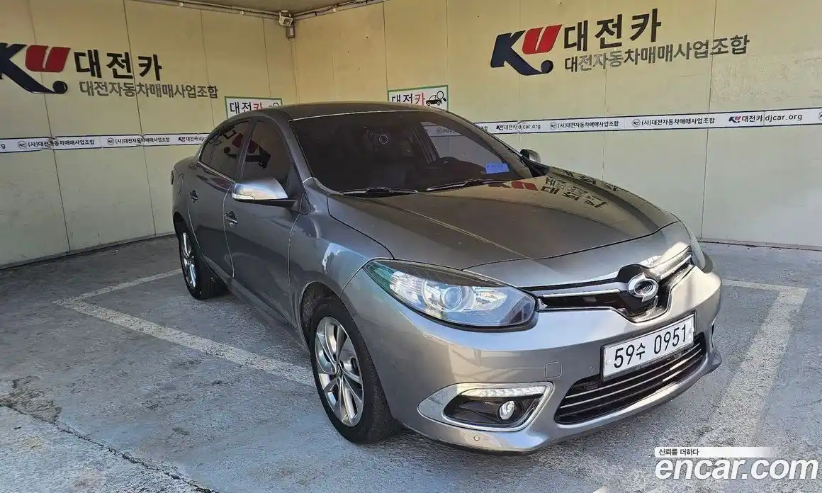 Renault SM3 2016 1.6 Автомат в Москве № 329983, фото 3