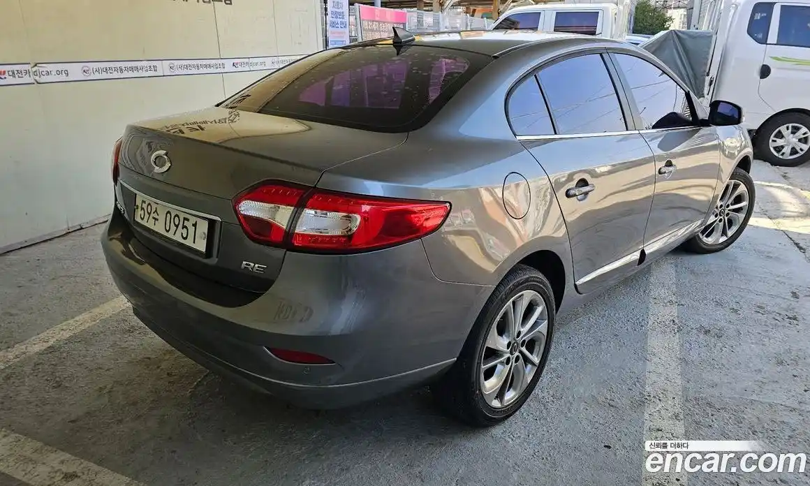 Renault SM3 2016 1.6 Автомат в Москве № 329983, фото 4