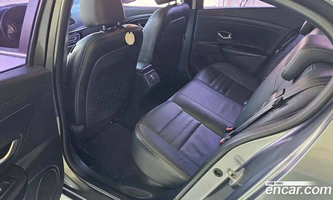 Renault SM3 2016 1.6 Автомат в Москве № 329983, фото 9