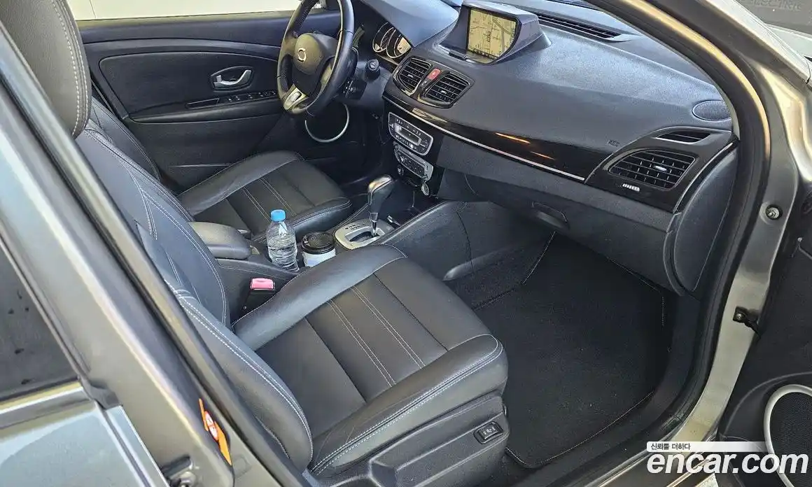 Renault SM3 2016 1.6 Автомат в Москве № 329983, фото 10