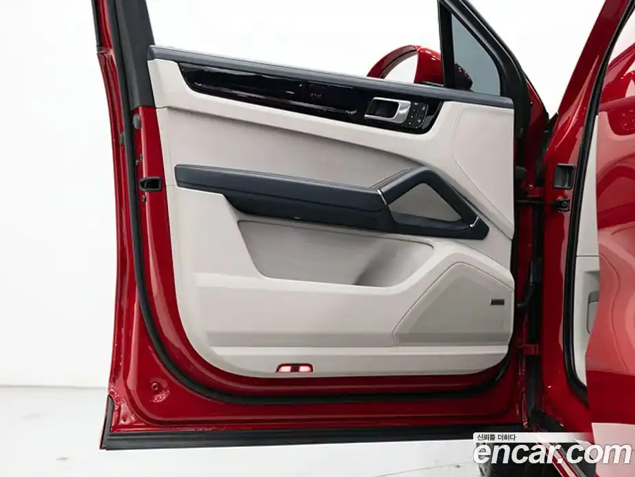 Porsche Cayenne 2023 3.0 Автомат в Москве № 332509, фото 15