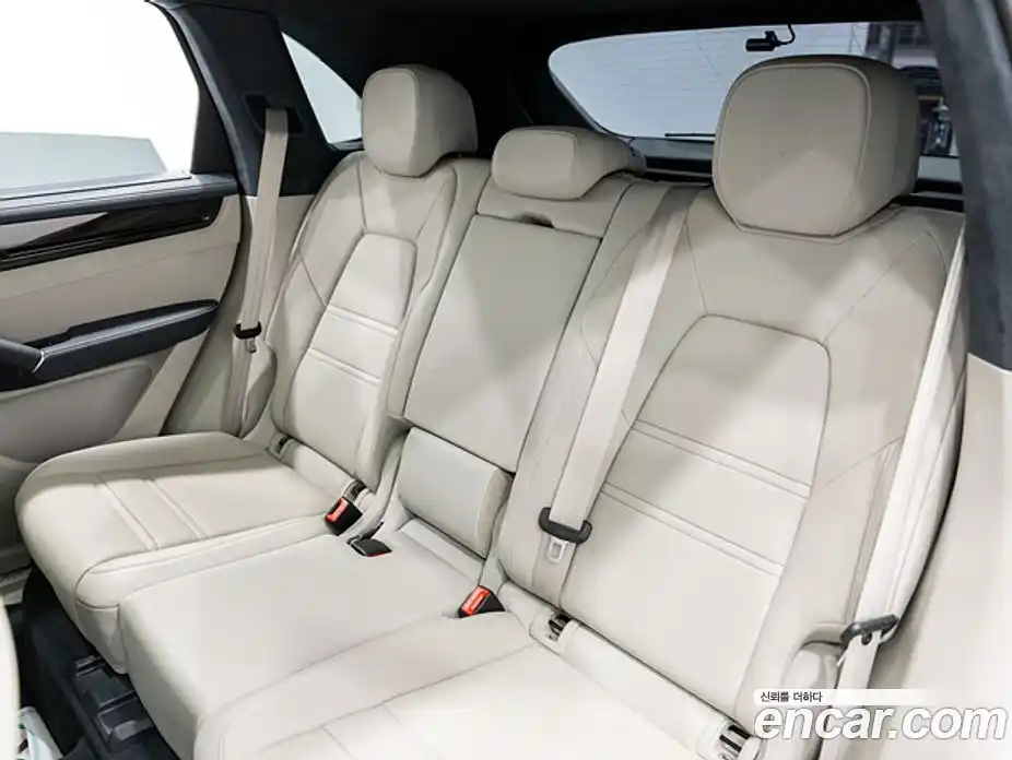 Porsche Cayenne 2023 3.0 Автомат в Москве № 332509, фото 16