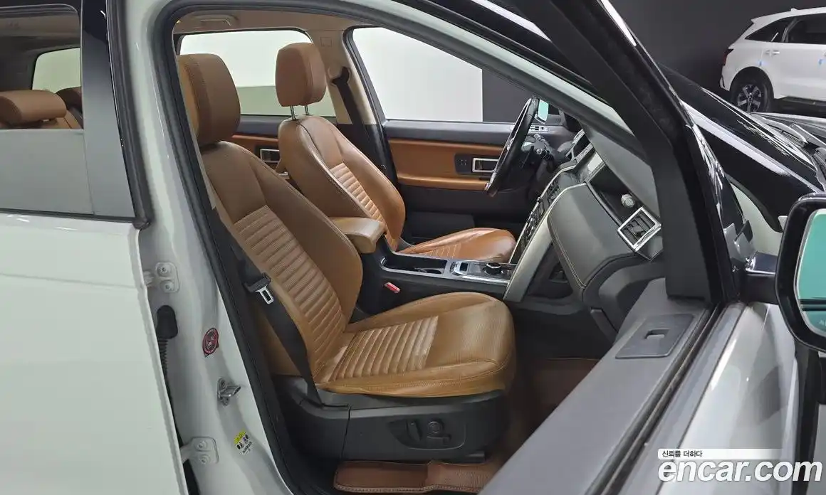 Land Rover Discovery Sport 2019 2.0 Автомат в Москве № 333589, фото 7