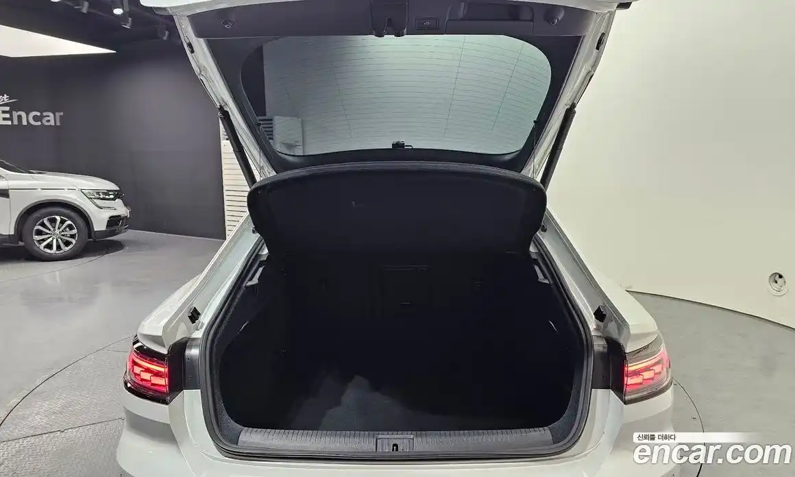 Volkswagen Arteon 2022 2.0 Автомат в Москве № 334427, фото 11