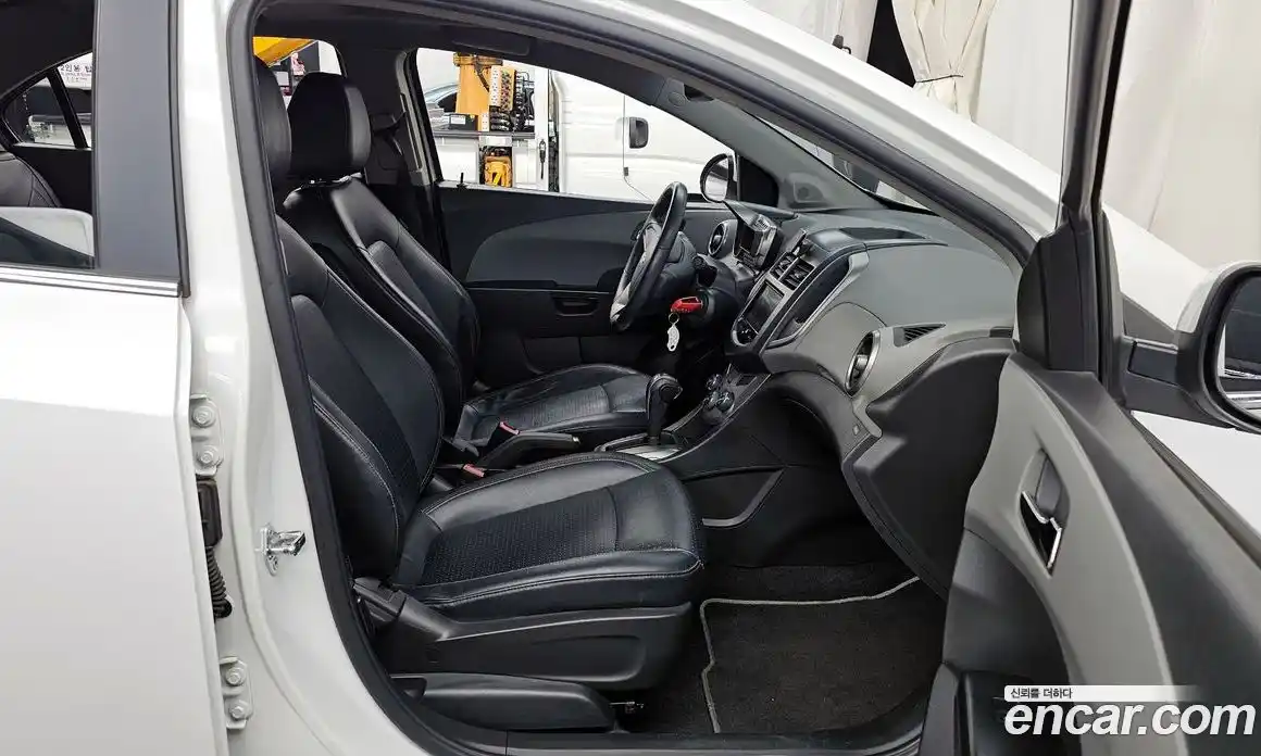 Chevrolet Aveo 2013 1.6 Автомат в Москве № 39144, фото 20