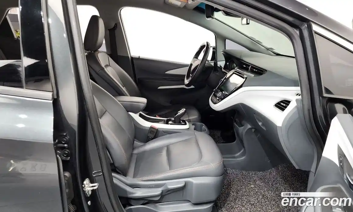 Chevrolet Bolt EV 2018 0.2 Автомат в Москве № 396754, фото 11