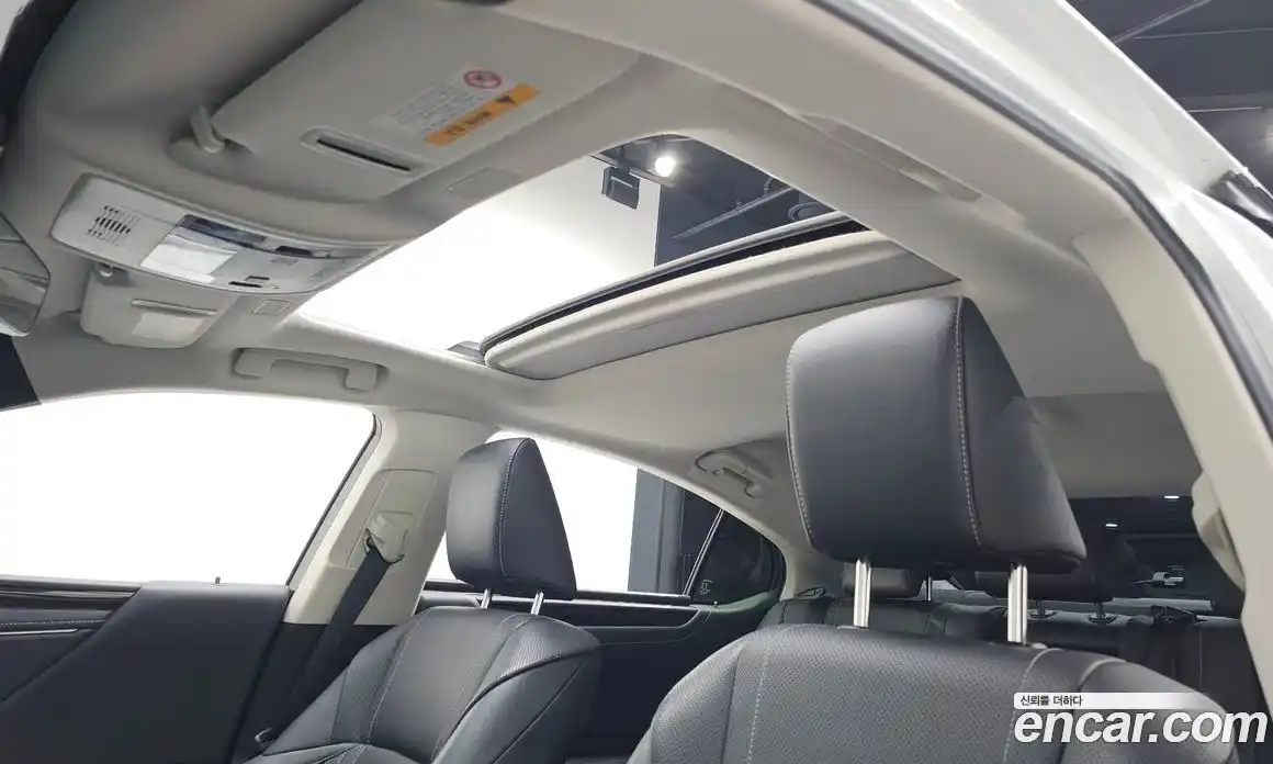 Lexus ES 2019 2.5 Автомат в Москве № 398272, фото 19