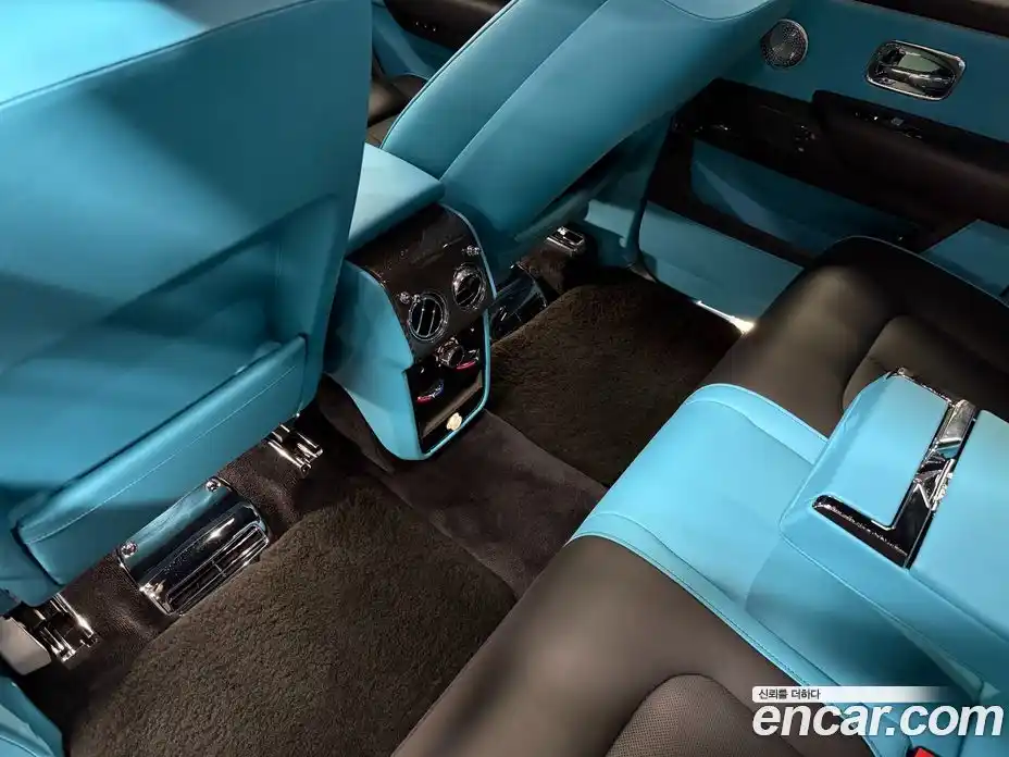 Rolls-Royce Cullinan 2023 6.7 Автомат в Москве № 407315, фото 16