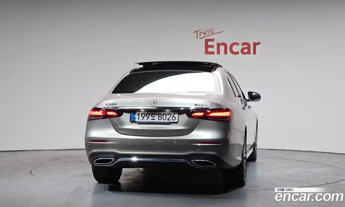 Mercedes-Benz E-Class 2022 2.0 Автомат в Москве № 412587, фото 3