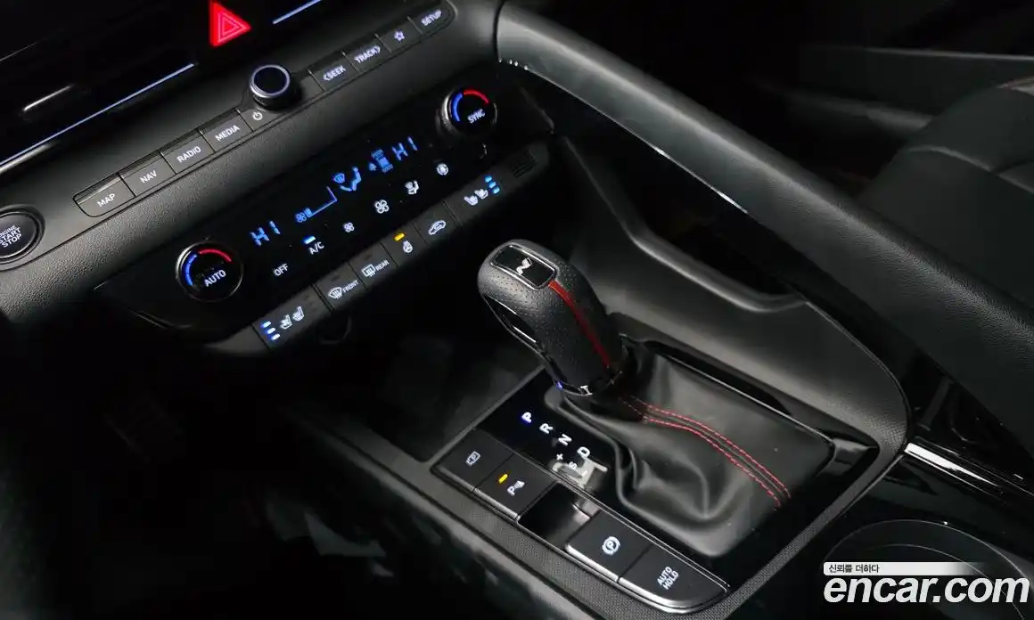 Hyundai Avante 2023 1.6 Автомат в Москве № 45289, фото 9