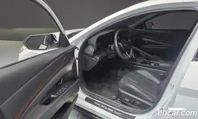 Hyundai Avante 2023 1.6 Автомат в Москве № 45289, миниатюра 10
