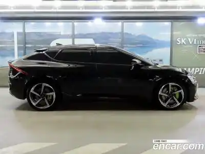 Kia EV6 2023 Автомат в Москве № 50742, миниатюра 3