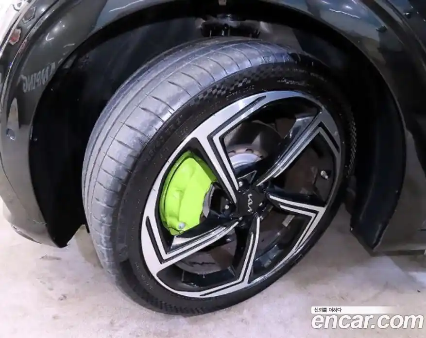 Kia EV6 2023 Автомат в Москве № 50742, фото 6