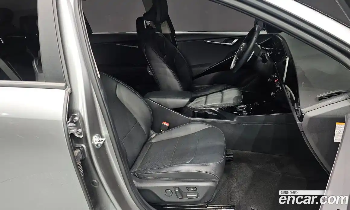 Kia Niro 2024 0.2 Автомат в Москве № 55633, фото 10