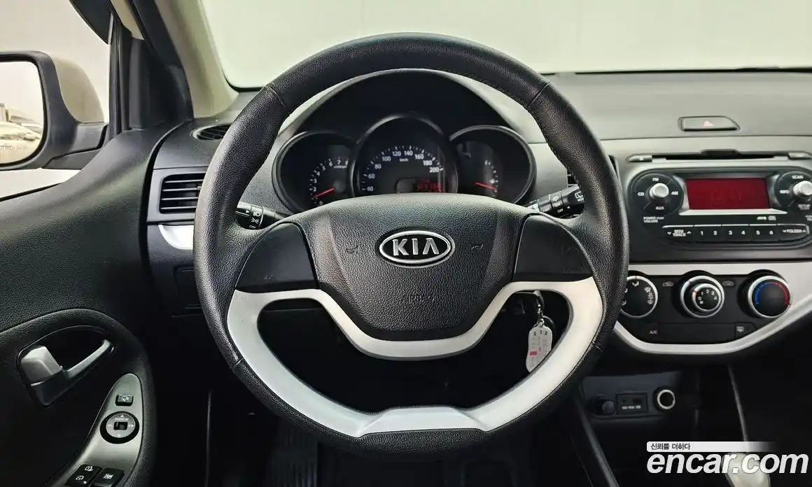 Kia Morning 2012 1.0 Автомат в Москве № 56137, фото 19