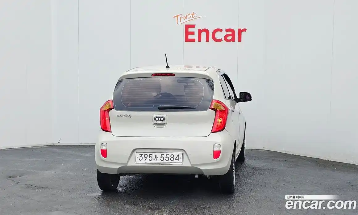 Kia Morning 2012 1.0 Автомат в Москве № 56137, фото 9