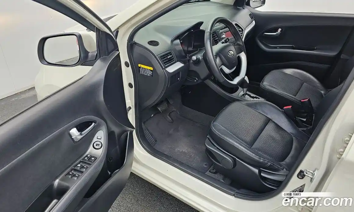 Kia Morning 2012 1.0 Автомат в Москве № 56137, фото 10