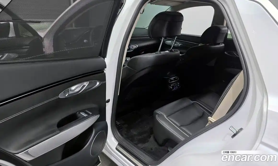 Genesis GV70 2022 0.1 Автомат в Москве № 84356, фото 17