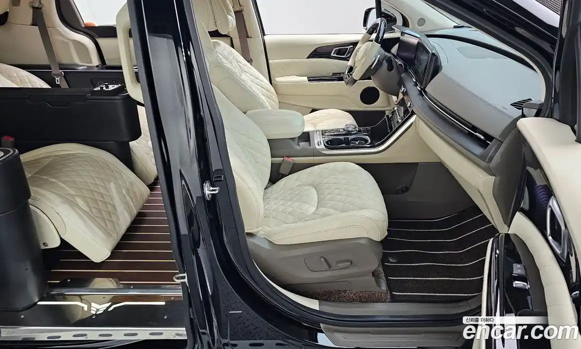 Kia Canival 2023 3.5 Автомат в Москве № 94939, фото 17