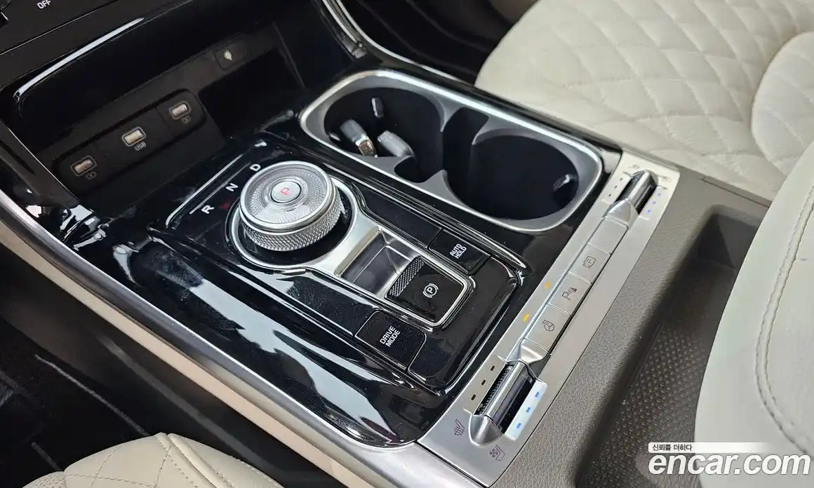 Kia Canival 2023 3.5 Автомат в Москве № 94939, фото 19