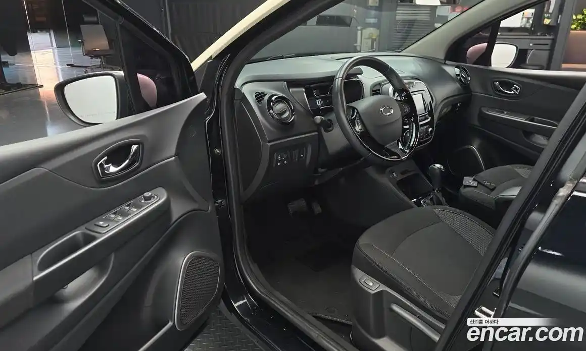 Renault QM3 2015 1.5 Автомат в Москве № 106351, фото 19