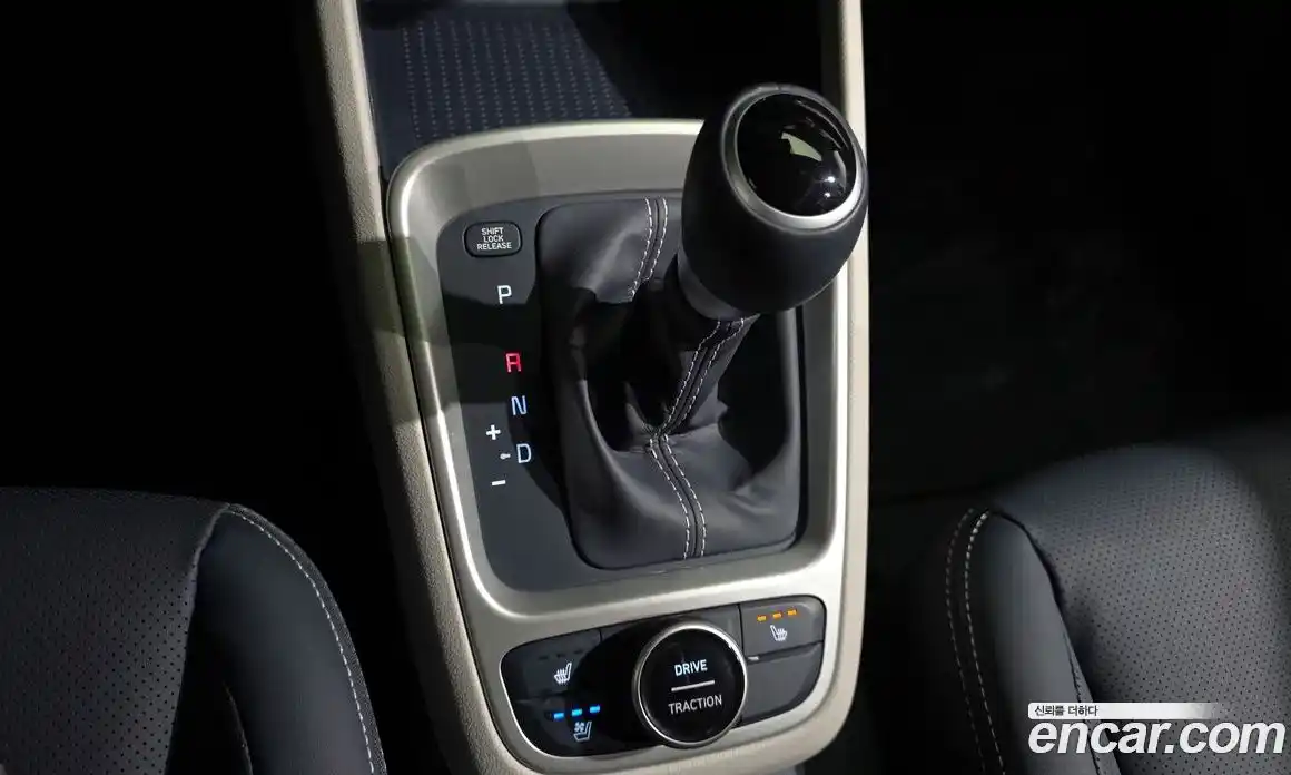 Hyundai Venue 2022 1.6 Автомат в Москве № 108111, фото 6