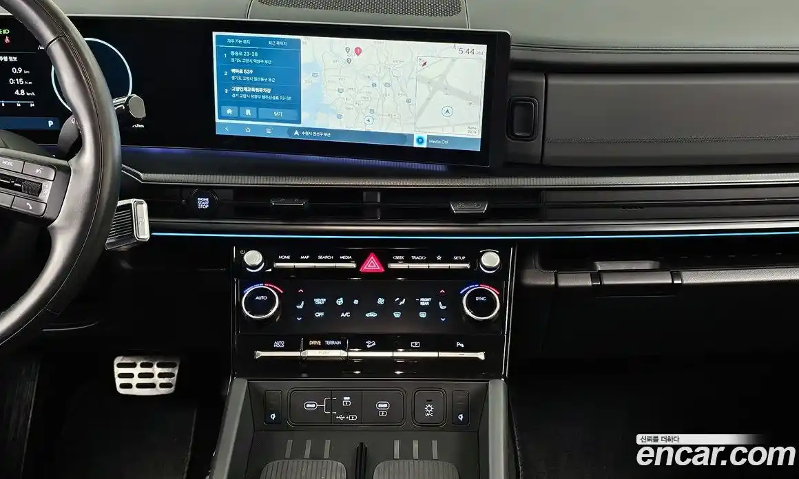 Hyundai Santa Fe 2024 1.6 Автомат в Москве № 112778, фото 14