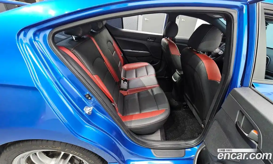 Hyundai Avante 2018 1.6 Механическая в Москве № 112832, фото 13