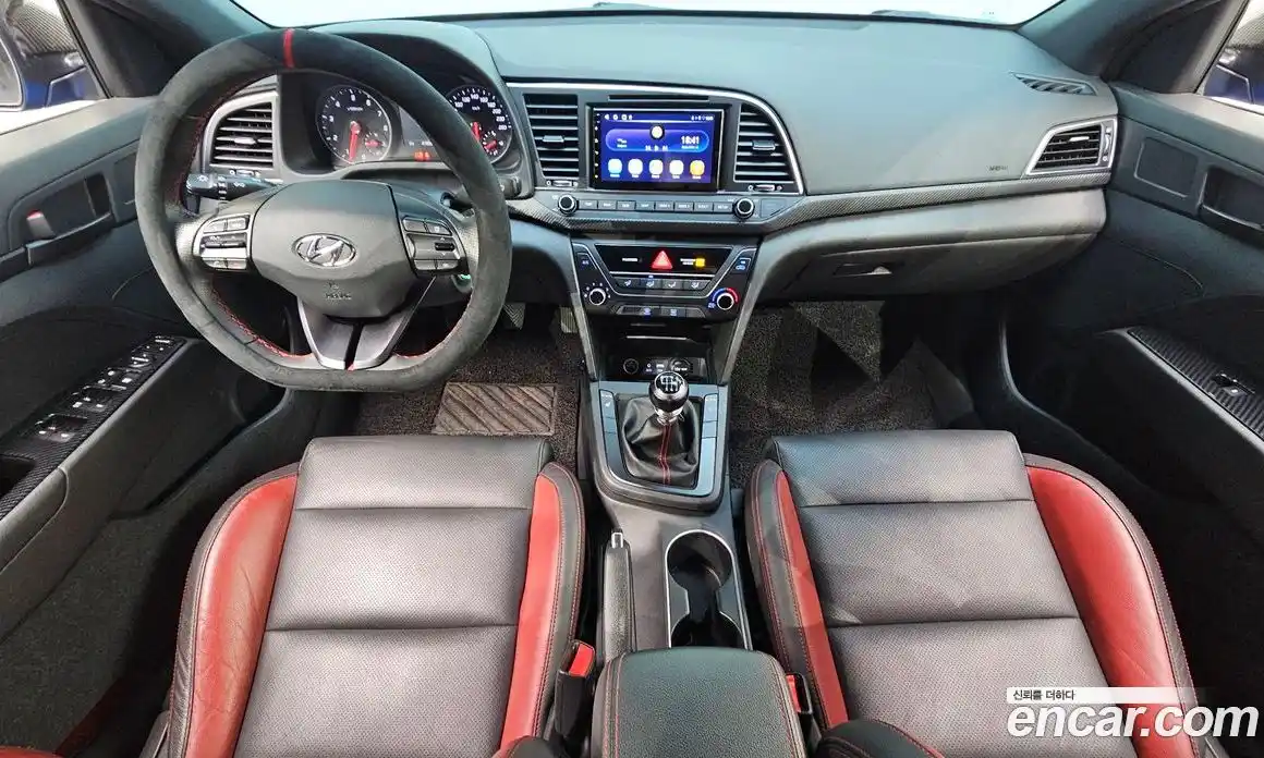 Hyundai Avante 2018 1.6 Механическая в Москве № 112832, фото 10