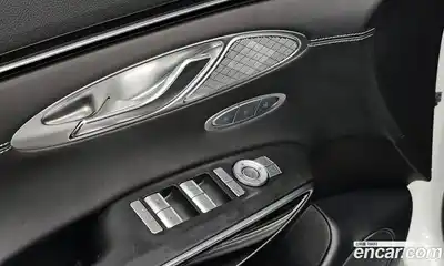 Genesis GV70 2024 2.5 Автомат в Москве № 116877, миниатюра 3