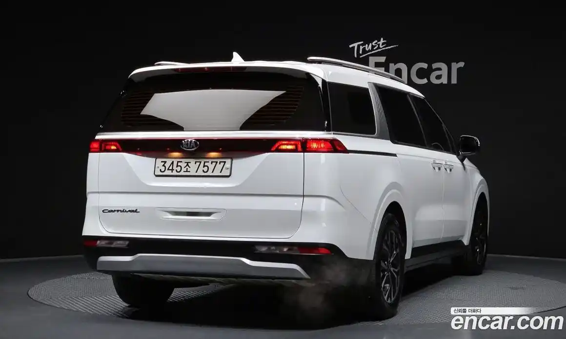 Kia Canival 2021 3.5 Автомат в Москве № 121330, фото 13