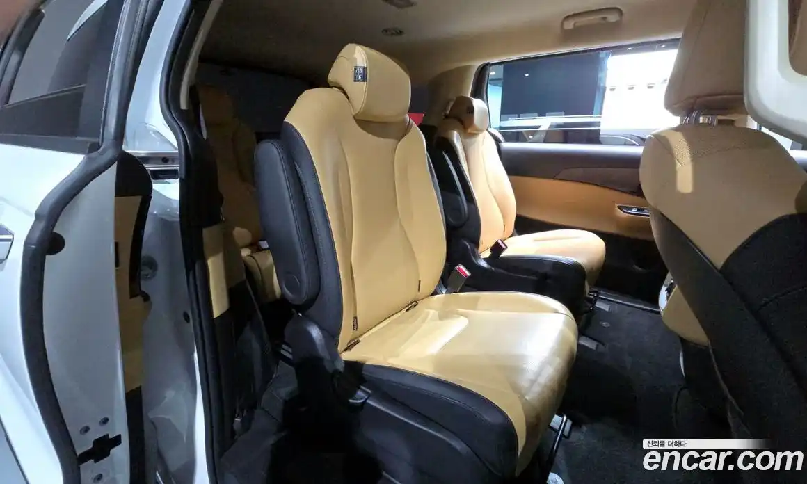 Kia Canival 2021 3.5 Автомат в Москве № 121330, фото 19