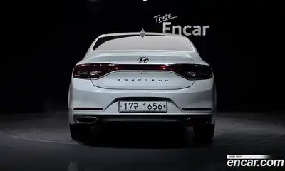 Hyundai Grandeur 2019 2.4 Автомат в Москве № 124953, миниатюра 7