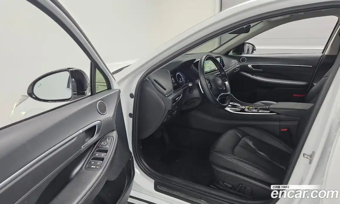 Hyundai Sonata 2023 1.6 Автомат в Москве № 125981, фото 18