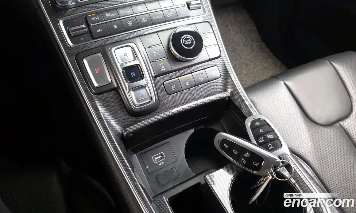 Hyundai Santa Fe 2021 2.2 Автомат в Москве № 126171, фото 12