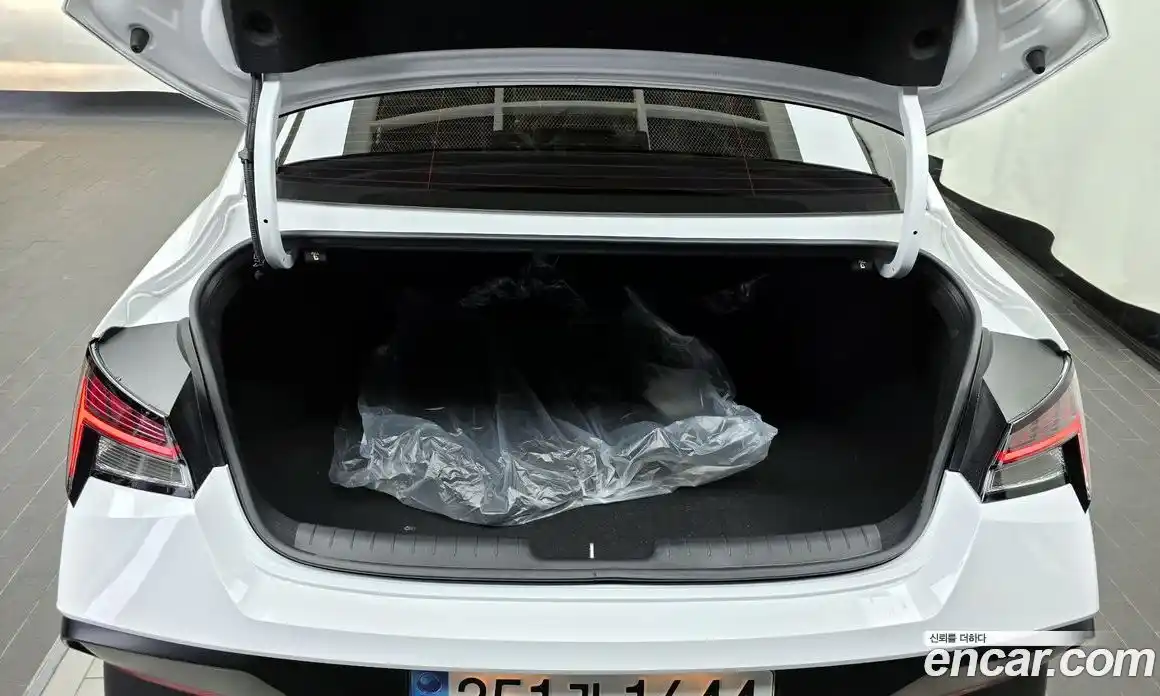 Hyundai Avante 2024 1.6 Автомат в Москве № 129860, фото 7