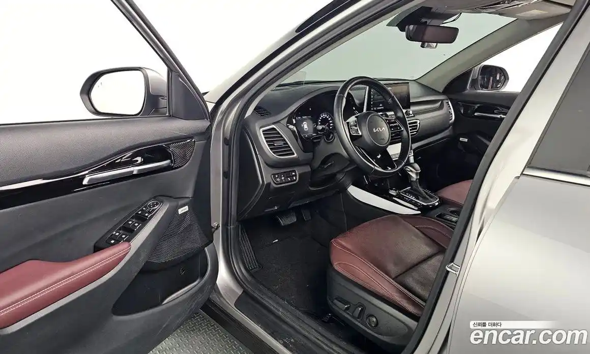 Kia Seltos 2023 1.6 Автомат в Москве № 132220, фото 12