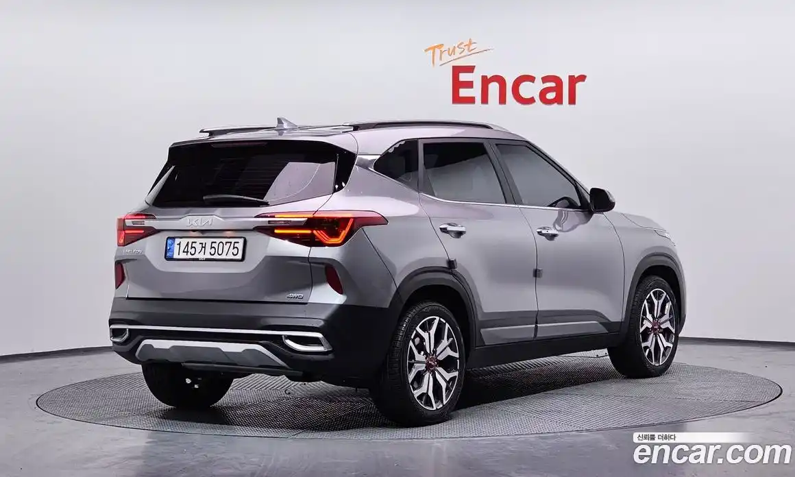 Kia Seltos 2023 1.6 Автомат в Москве № 132220, фото 2