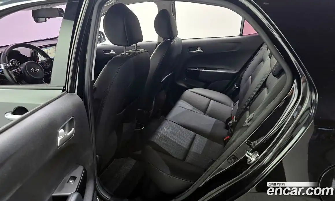 Kia Morning 2017 1.0 Автомат в Москве № 133688, фото 11