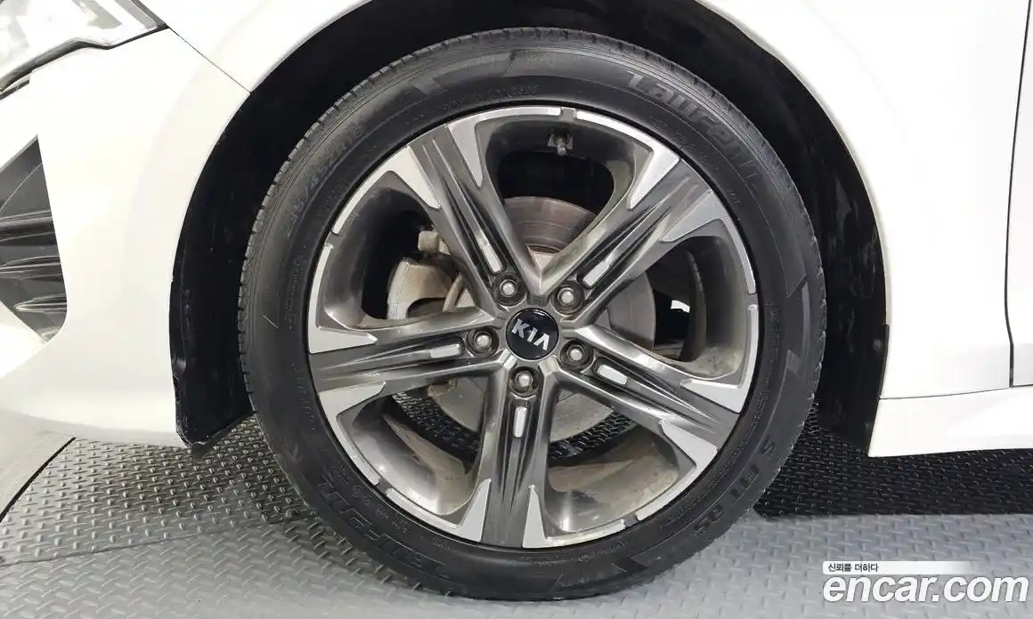 Kia K5 2021 2.0 Автомат в Москве № 134488, фото 1