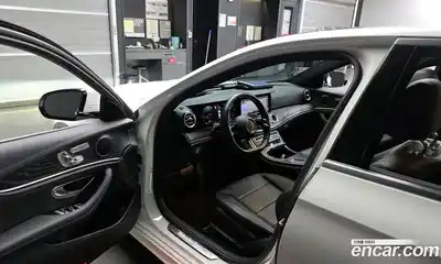 Mercedes-Benz E-Class 2021 1.9 Автомат в Москве № 134860, миниатюра 11