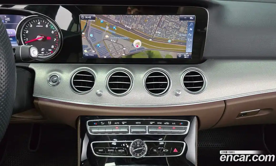 Mercedes-Benz E-Class 2018 2.0 Автомат в Москве № 140043, фото 14