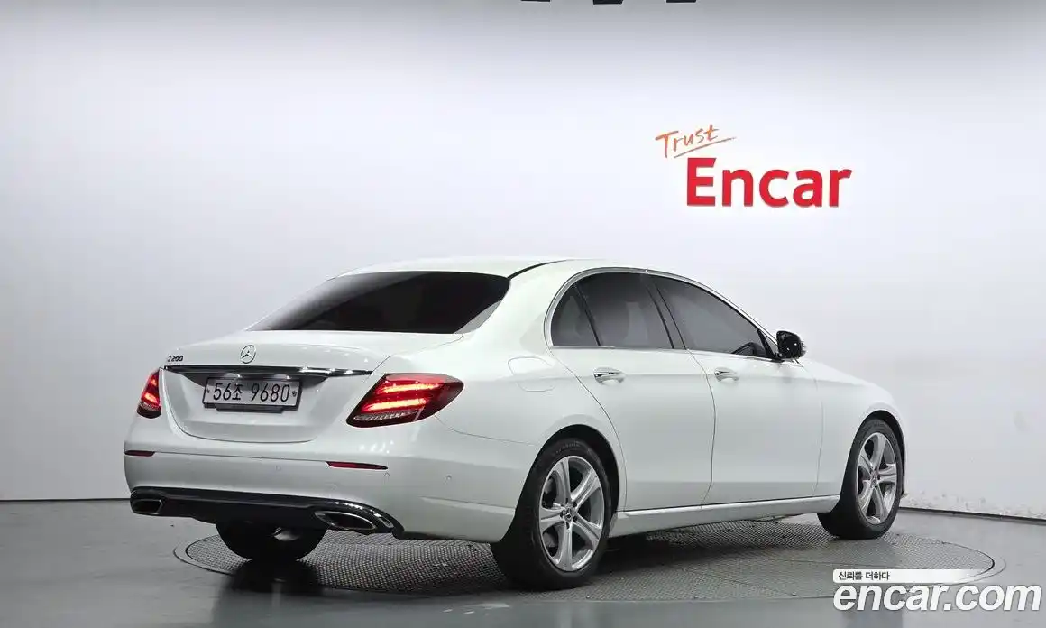 Mercedes-Benz E-Class 2018 2.0 Автомат в Москве № 140043, фото 15