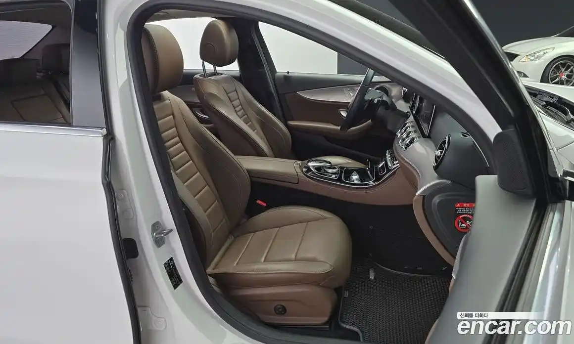 Mercedes-Benz E-Class 2018 2.0 Автомат в Москве № 140043, фото 19