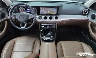 Mercedes-Benz E-Class 2018 2.0 Автомат в Москве № 140043, миниатюра 3