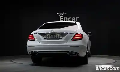 Mercedes-Benz E-Class 2019 1.9 Автомат в Москве № 143239, миниатюра 11