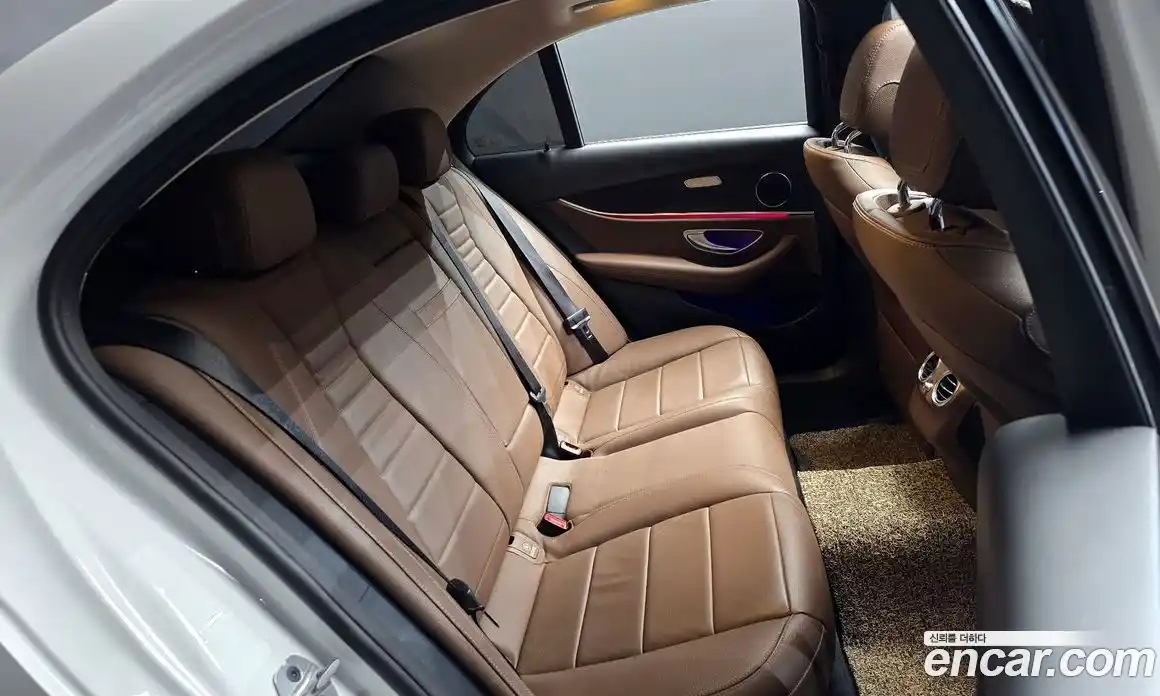 Mercedes-Benz E-Class 2019 1.9 Автомат в Москве № 143239, фото 17