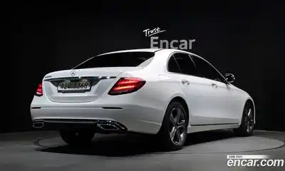 Mercedes-Benz E-Class 2019 1.9 Автомат в Москве № 143239, миниатюра 2