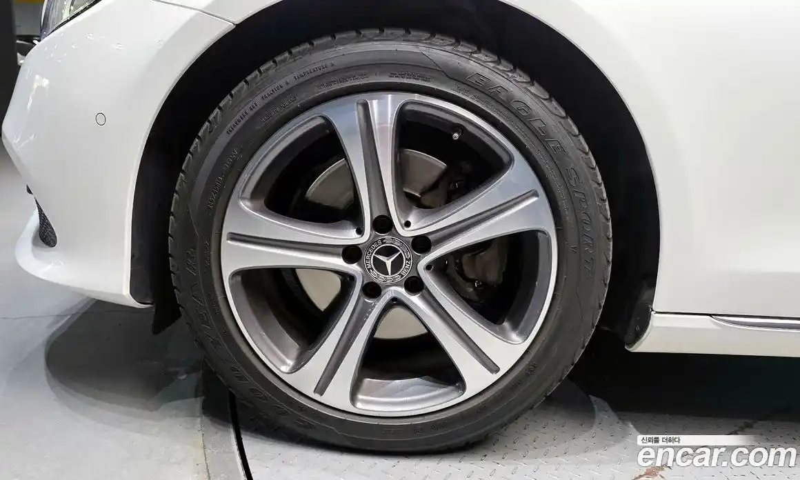 Mercedes-Benz E-Class 2019 1.9 Автомат в Москве № 143239, фото 3