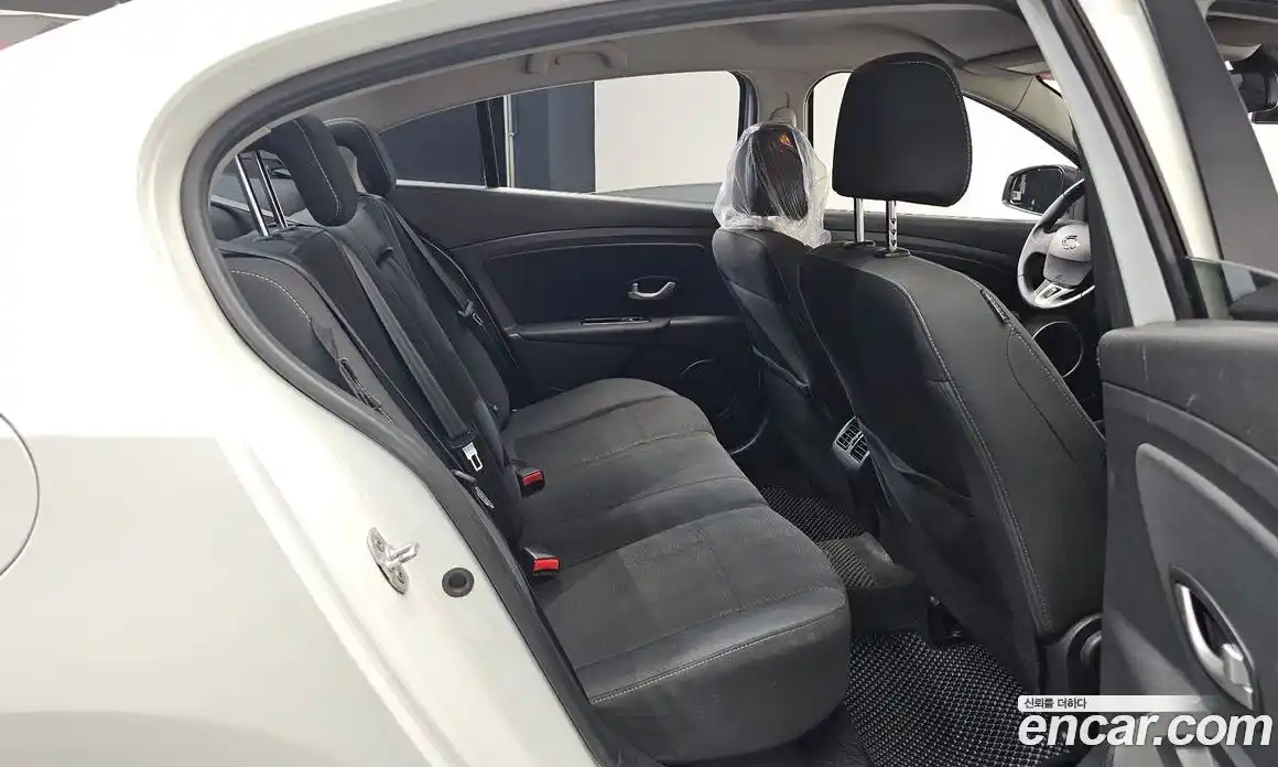 Renault SM3 2014 1.6 Автомат в Москве № 148547, фото 11